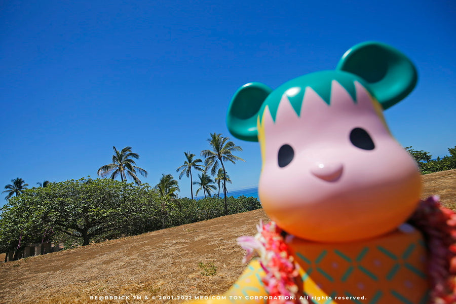 HAWAIIAN TRAVELS WITH THE CLOT x MEDICOM TOY BE@RBRICK “SUMMER FRUITS” PINK PINEAPPLE